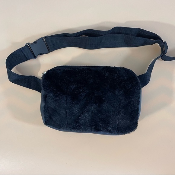 Handbags - Faux Fur Black Fanny Pack